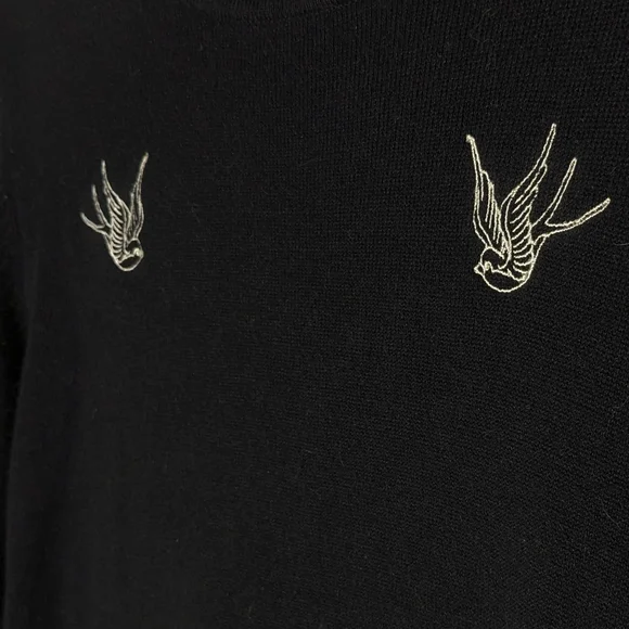 Rock Steady Cropped Crew Sweater with Cream Swallow Tail Motifs - Picture 2 of 8